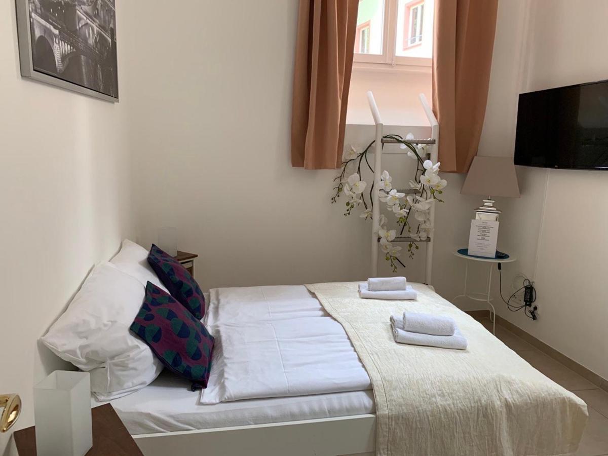 Ferienwohnungen Im Osteiner Hof Mainz Luaran gambar